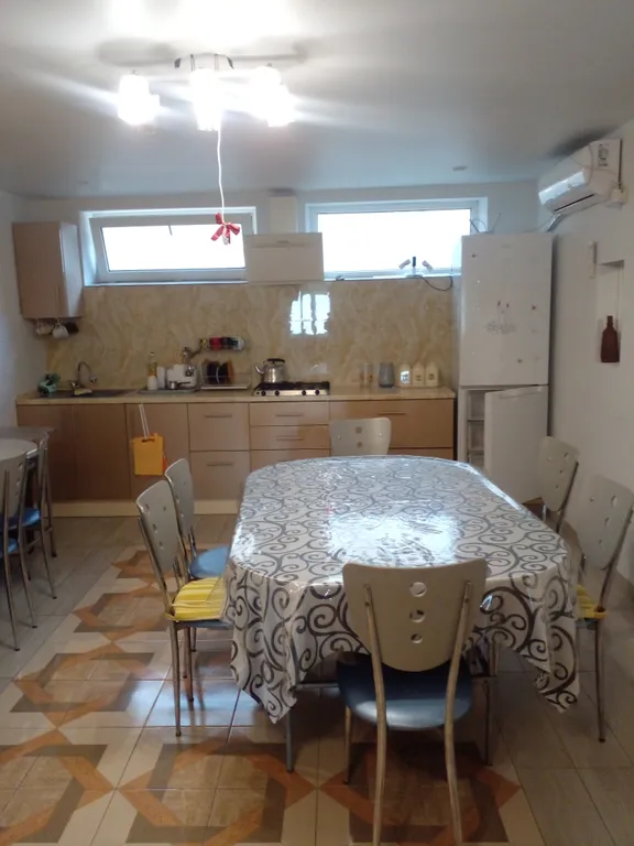 Эллинг на берегу моря