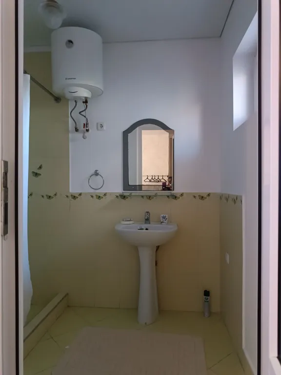 сдается коттедж 2  этажа.130 кв. м, с тремя отдельными комнатами