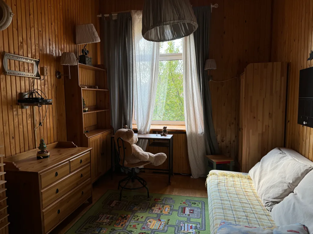 Дом с бассейном, сауной, возле леса для семейного отдыха