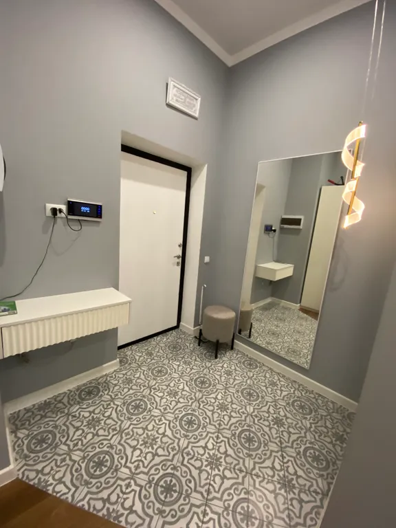 Комфортная квартира с высокими потолками около Корстона