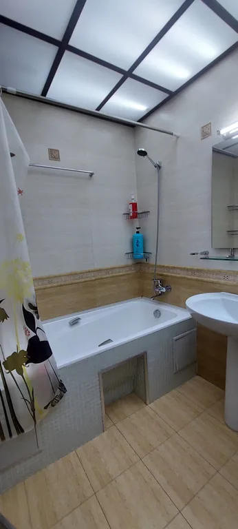 Большая и новая квартира в центре города