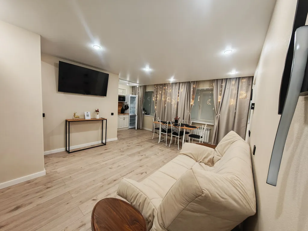 Квартира со свежим ремонтом и новой техникой в самом центре г.Кировск — аренда посуточно в Кировск