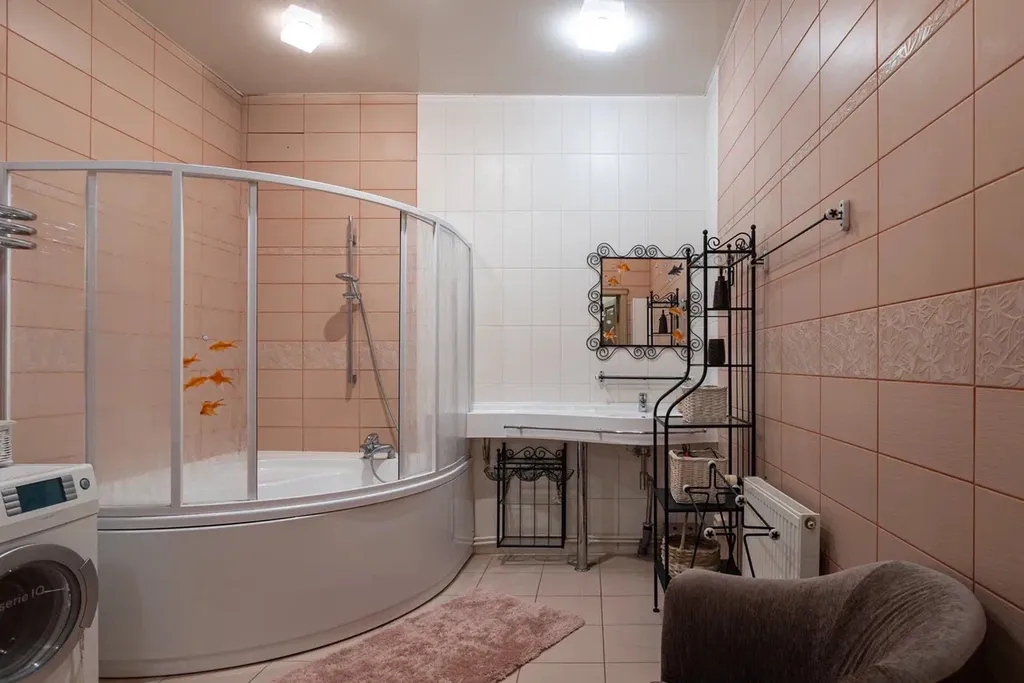 Дом с сауной и бассейном