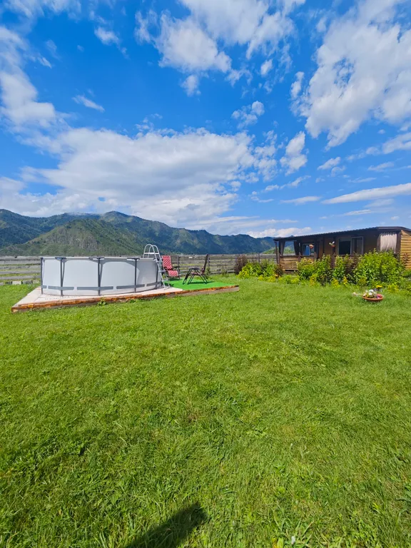 Домик с видом на горы