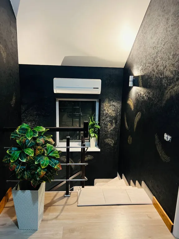 Дом с бассейном