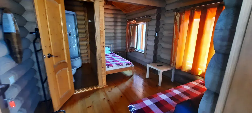 Квартира Двухместный номер с односпальной кроватью и двухспальным диваном — Нижняя Хобза