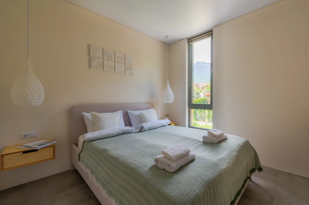 1-е апартаменты с видом на горы и бассейном