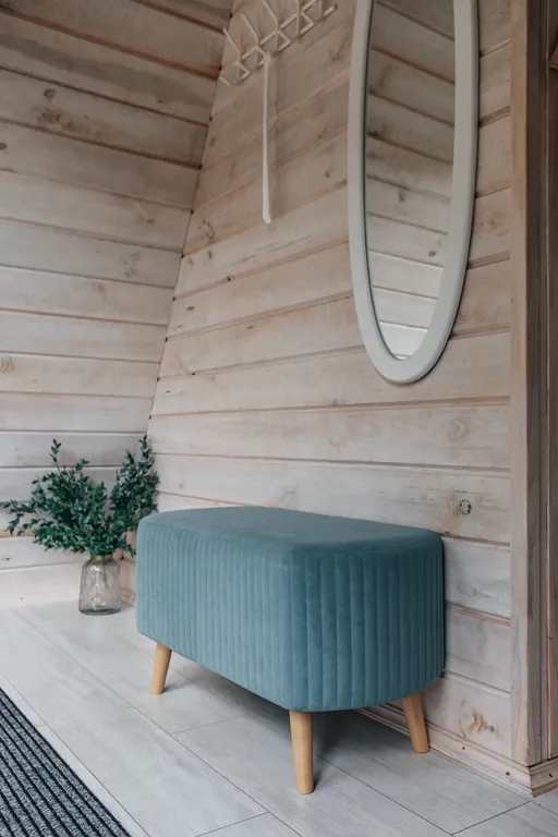 Треугольный дом в лесу Gray