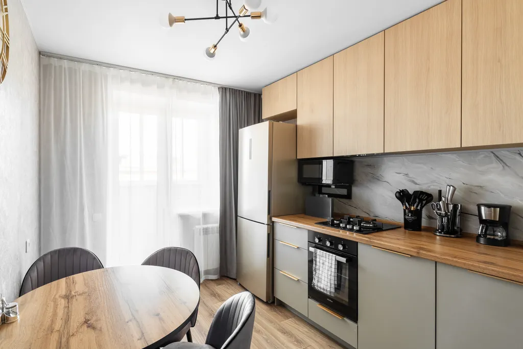 Солнечная 1-комнатная квартира на набережной Днепра