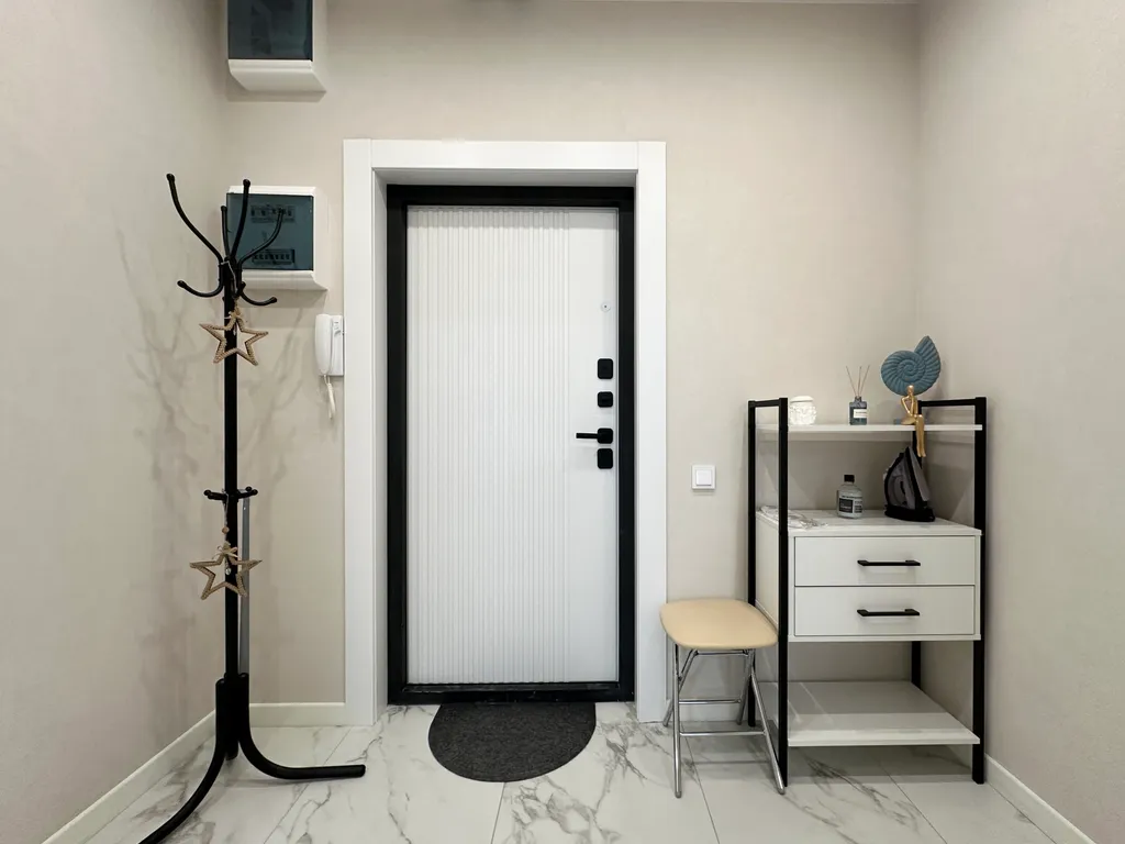 Светлая 1-комнатная квартира с дизайнерским ремонтом