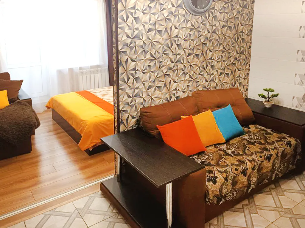 Две спальни в однокомнатной недалеко от  ТЦ "РИО"