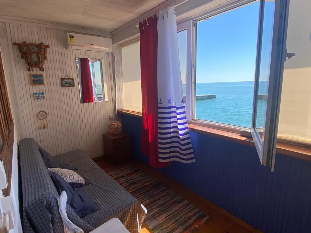 Домик у моря