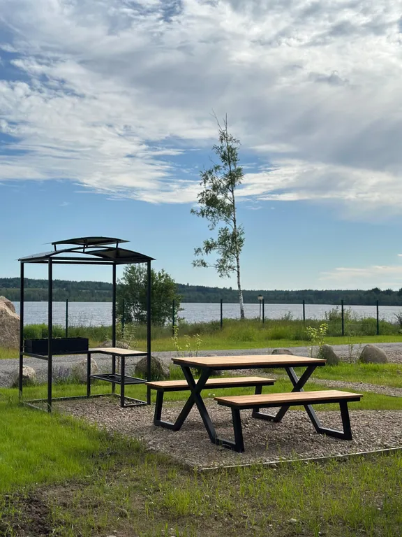 Коттедж Отдельностоящий дом с верандой и видом на озеро — Мичуринское