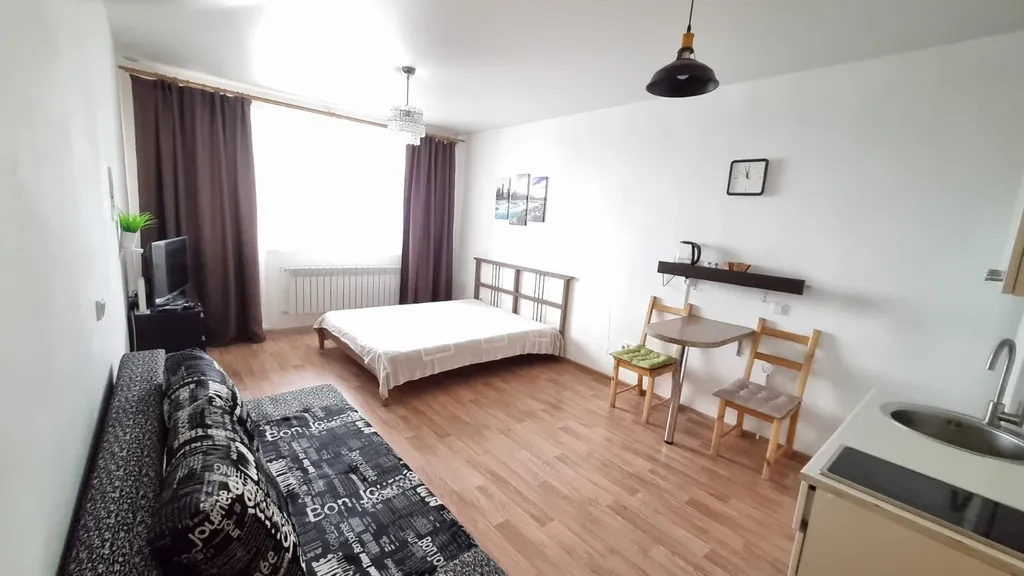 Квартира Уютная студия около аэропорта Толмачево — аренда посуточно в Обь