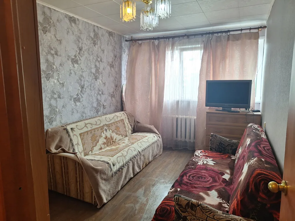 Квартира Трёхкомнатная квартира в удобном месте, рядом вокзал и автостанция — Тихвин