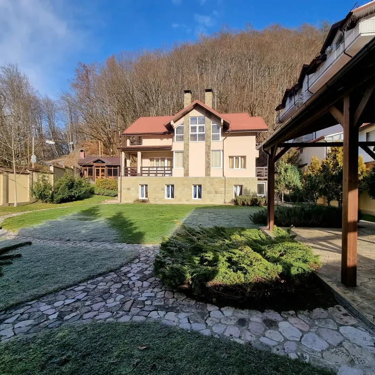 Коттедж 7-комнатный Дом — Эсто-Садок