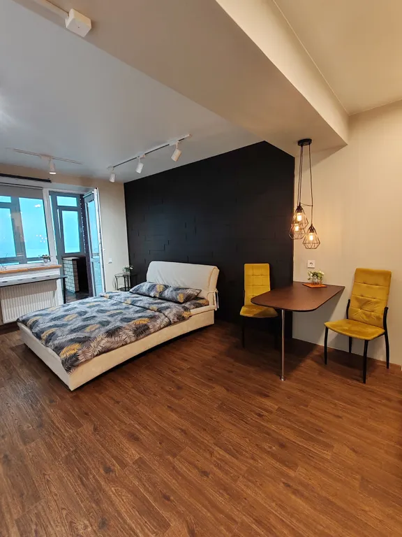 Большая студия с видом на Обь