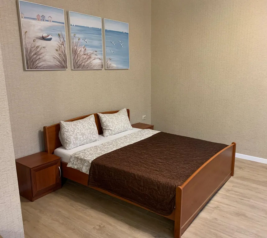 Студия в центре, два раздельных спальных места.