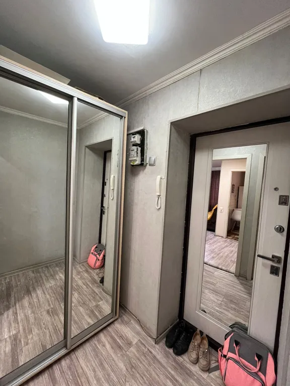 1-комнатная возле парка Тренёва, центр.