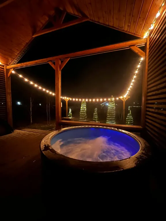 Дом с горячей купелью фурако на берегу реки