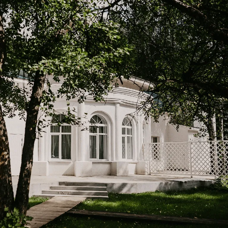 Коттедж Белоснежная веранда и усадьба — аренда посуточно в Москва