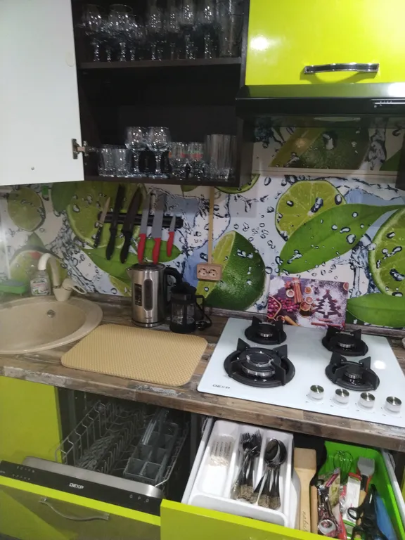 Уютный дом с беседкой в черте города