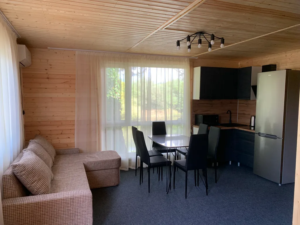 Домик у озера