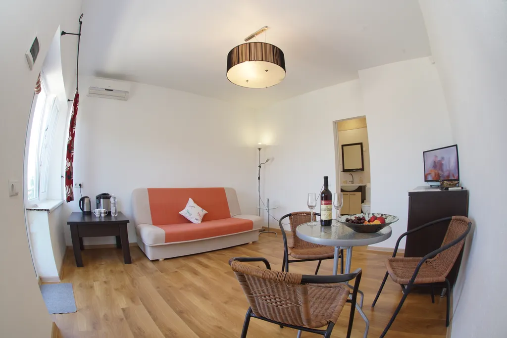 Квартира Двухкомнатный номер с террасой и видом на залив Донузлав — аренда посуточно в Евпатория