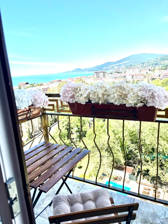 Видовая квартира рядом с морем