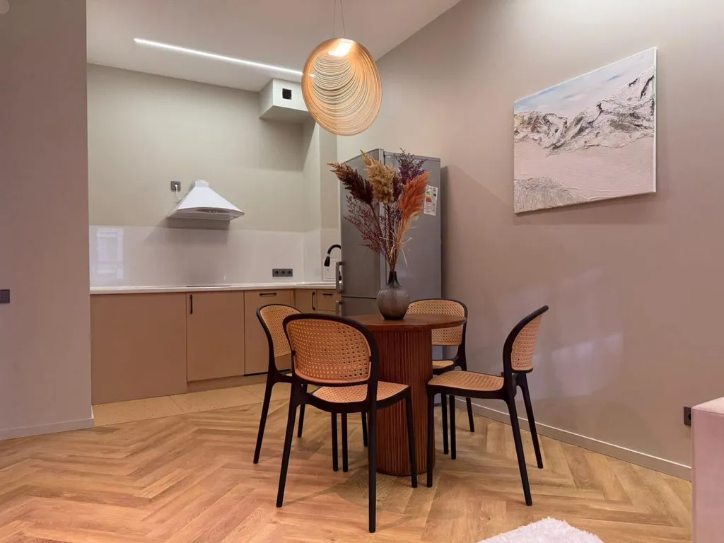 Уютная квартира с современным ремонтом в центре города