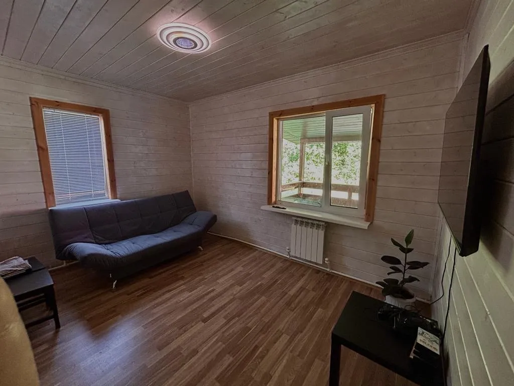 Уютный коттедж в окружении леса