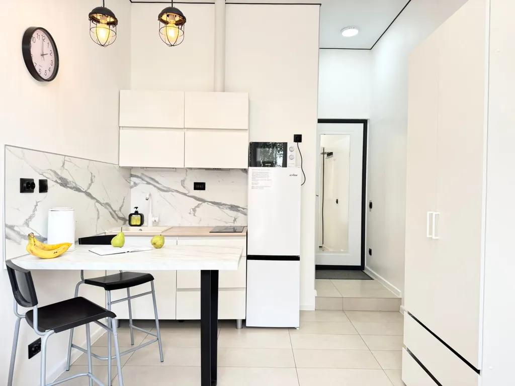 Студия с дизайнерским ремонтом