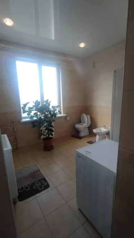 Весь первый уютный этаж с видом на природу