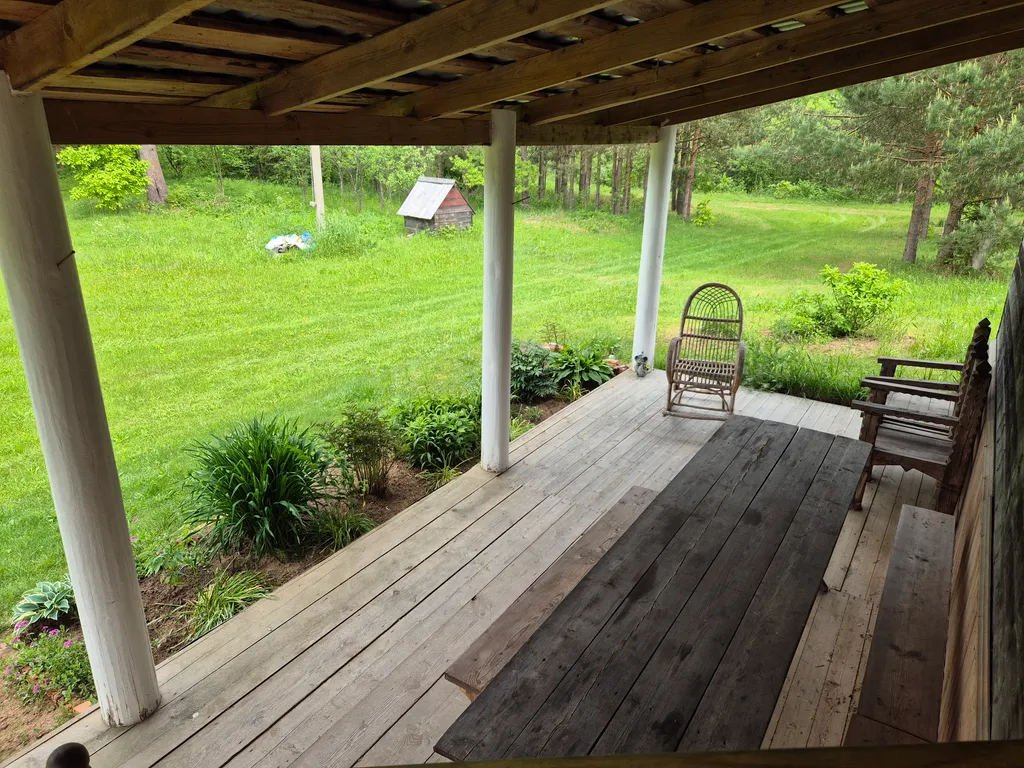 Усадьба Сосновый хутор на берегу реки Мста