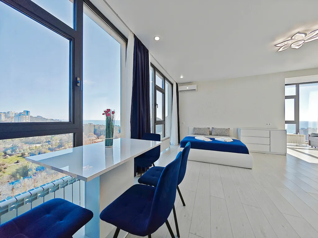Стильная квартира с шикарным видом на море