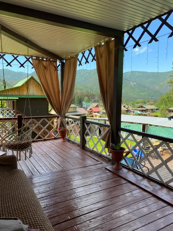 Коттедж для больших компаний на Алтае