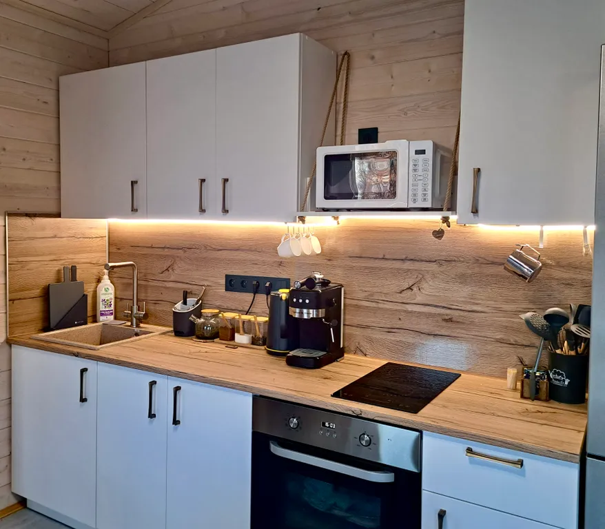 Домик для отдыха с гриль-мангалом, костровой и батутом