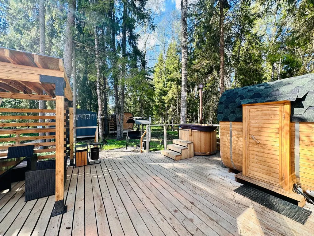 Маленький домик в лесу на Живописной улице