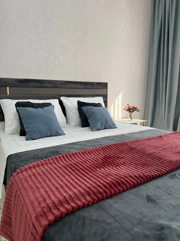 Стильная и просторная квартира в старом центре — аренда посуточно в Алматы