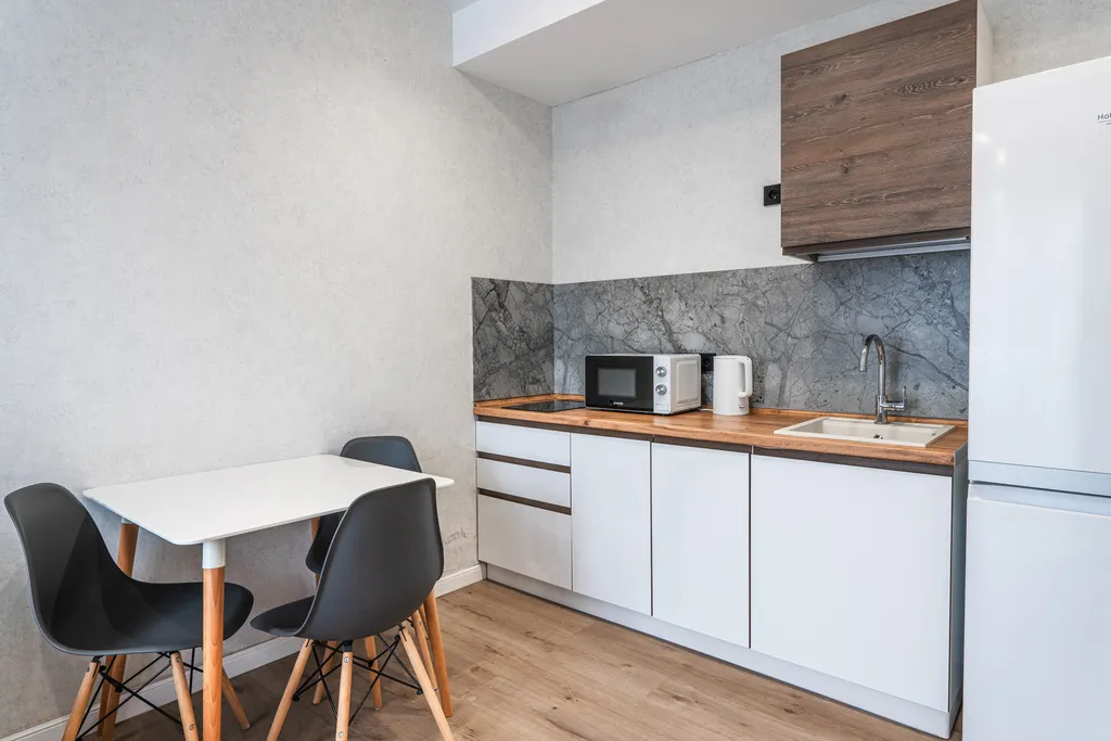 Апартаменты с отдельной спальней в центре