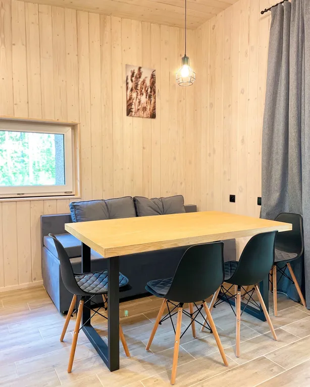 Коттедж Домик в лесу у озера для семейного отдыха — Турбаза Чайка