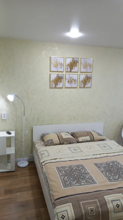 Новая трехкомнатная квартира в самом центре с видом на площадь Победы