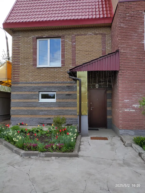 2-комнатная квартира в своём доме с баней и стоянкой