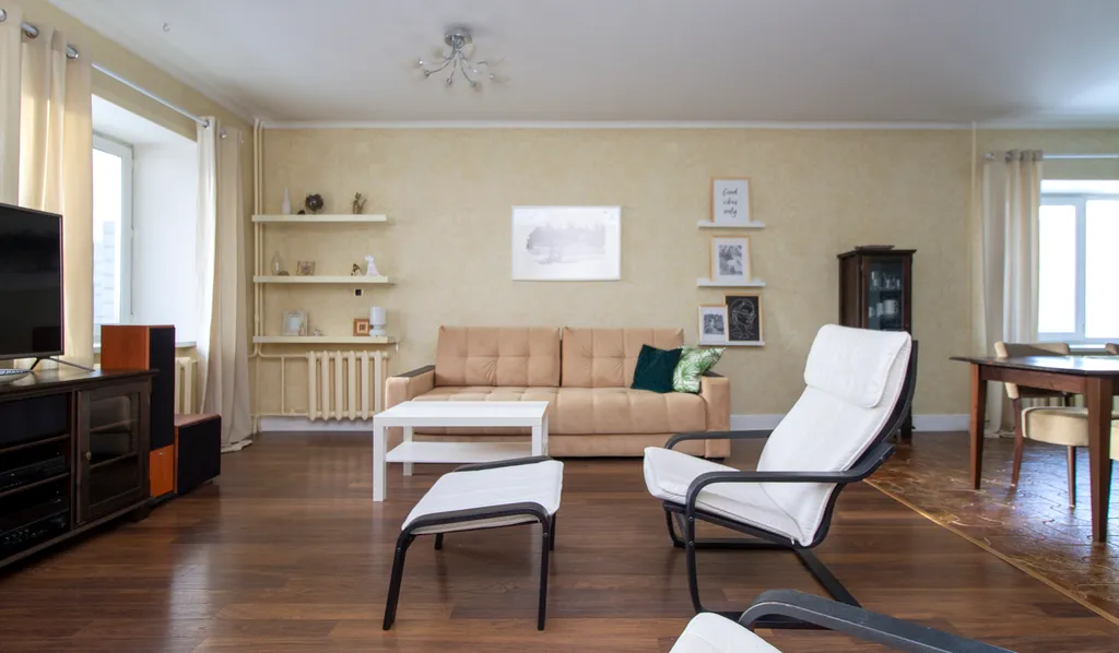 Уютная и просторная квартира с отдельной спальней и гостиной-кухней