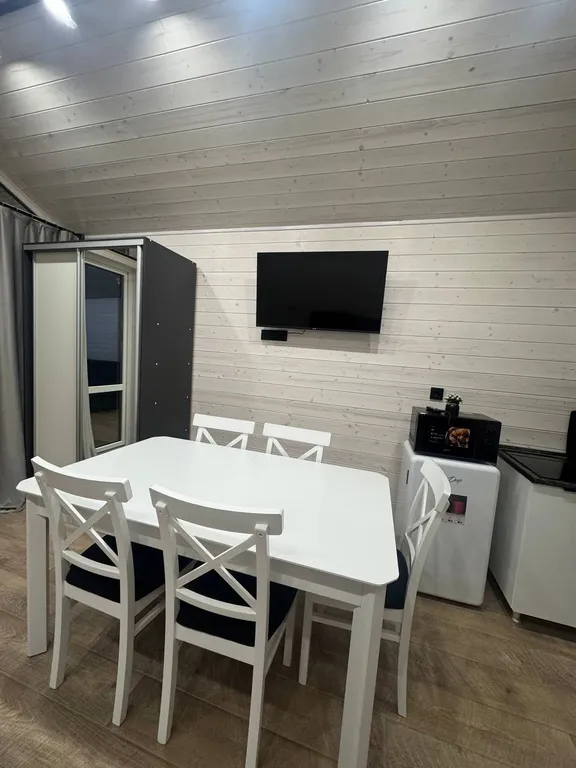 Двухкомнатный дом с видом на горы и реку