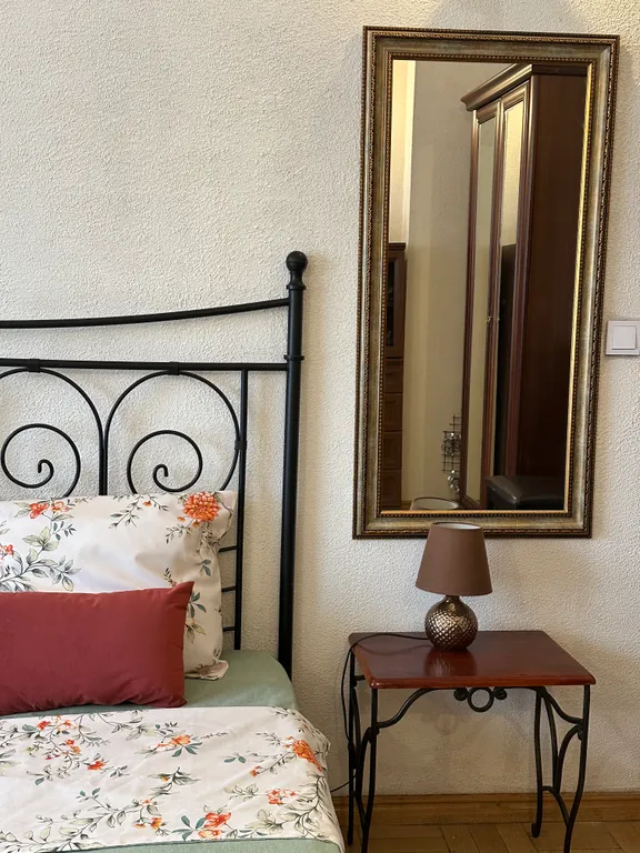 Квартира Двухкомнатная квартира с двумя балконами вшаговой доступности от метро — Москва