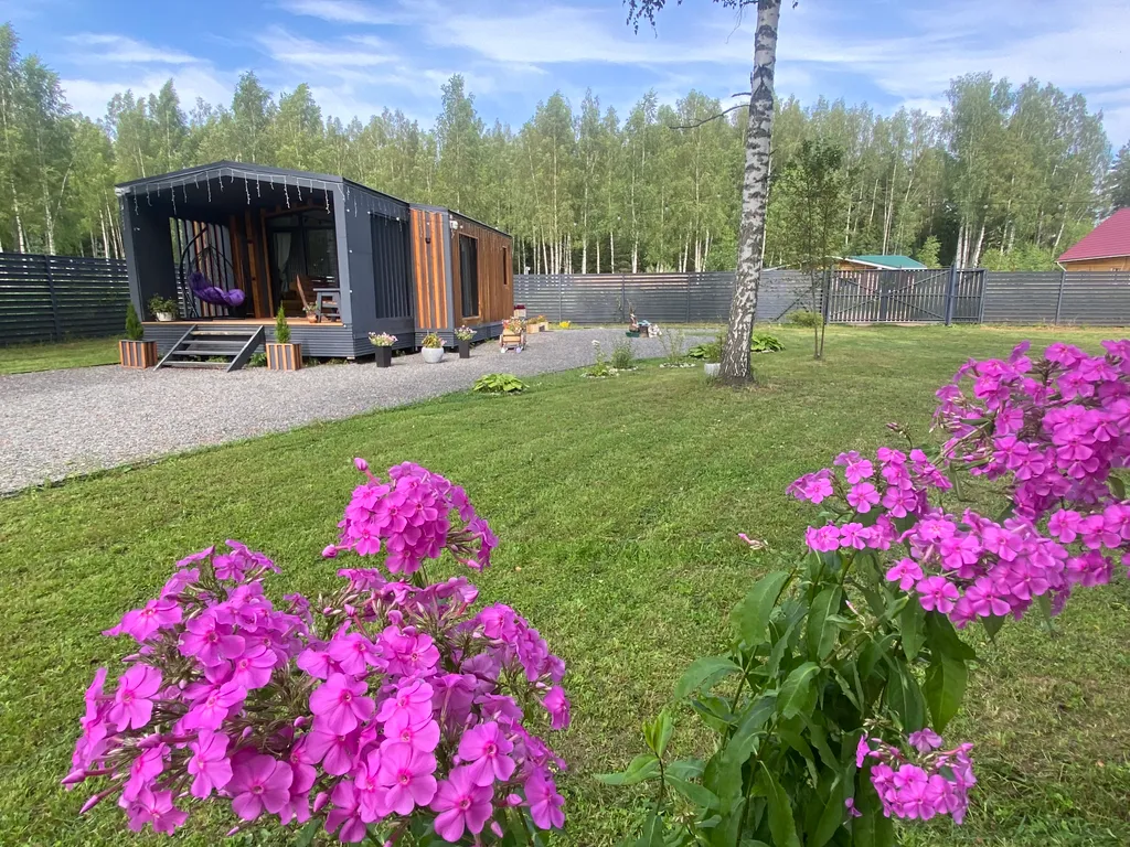 Домик в березах с баней