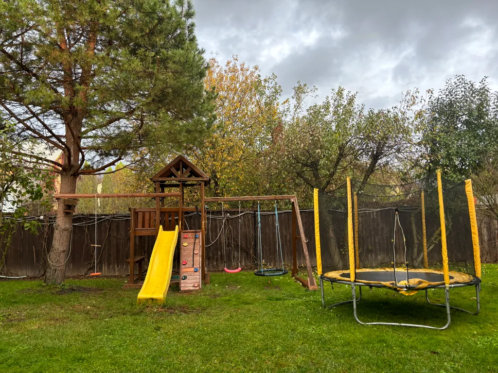 Дом с бассейном