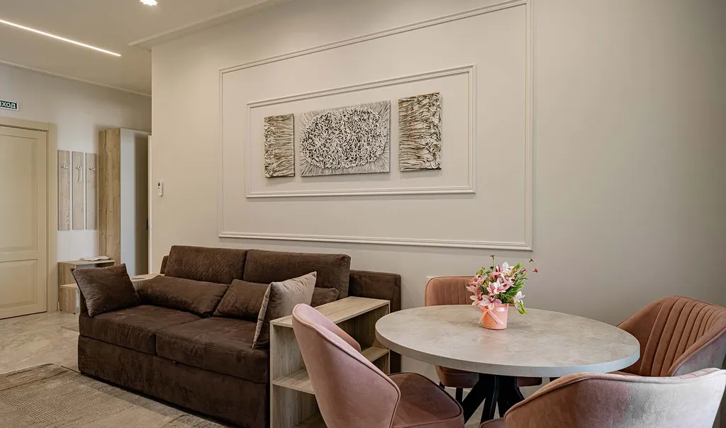 Делюкс с выходом к бассейну и террасой