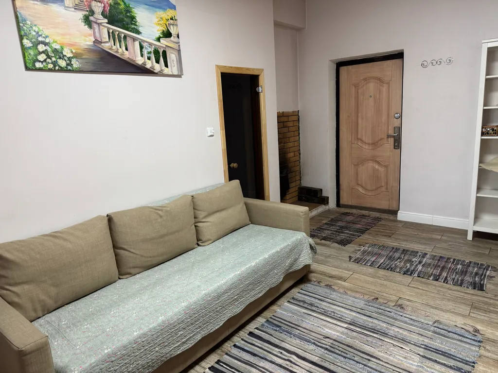 Дом на берегу залива в черте города